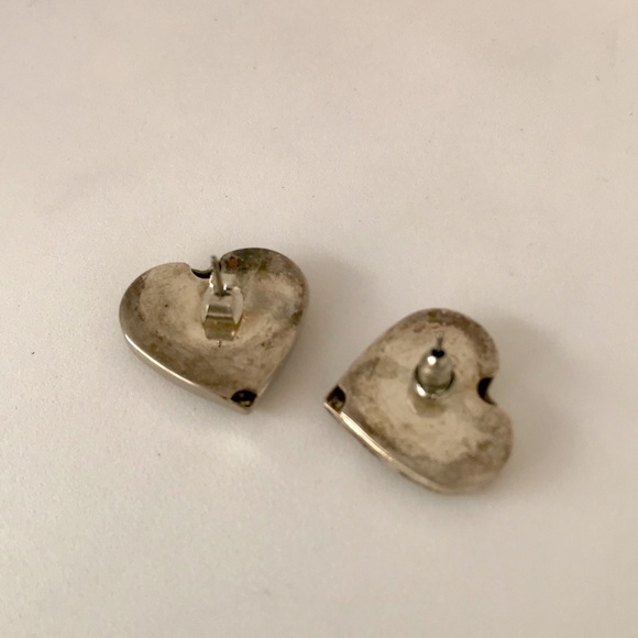 Vintage Silver Heart Stud Earrings - Picture 4 of 5